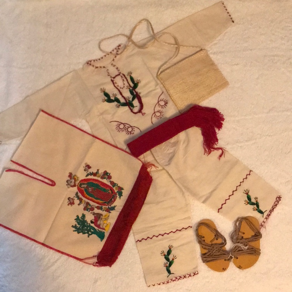 Ropita de nino de indigena - Picture 7 of 8